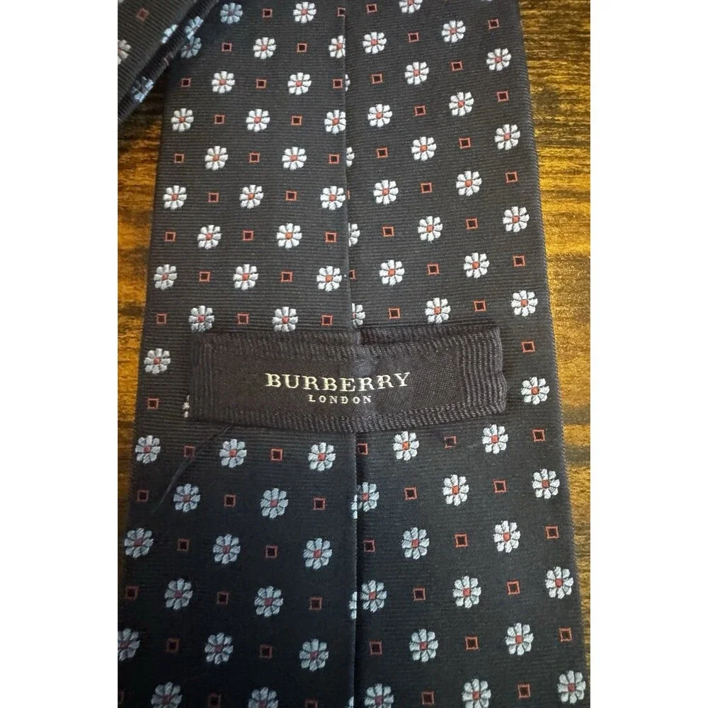 Burberry London Mens Silk Tie Navy Blue Red Floral Medallion Geometric Italy